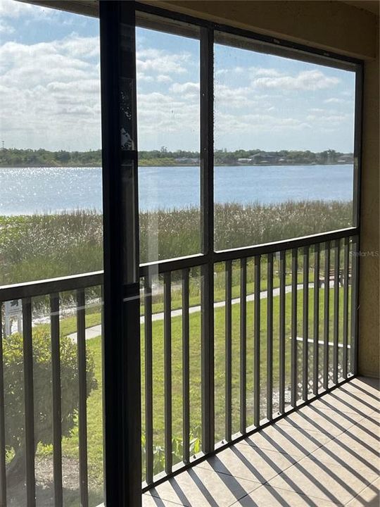 For Rent: $1,975 (2 beds, 2 baths, 1018 Square Feet)