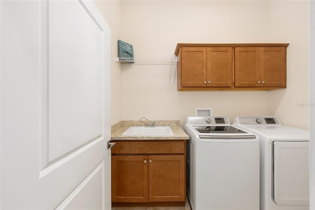 En Venta: $529,900 (3 camas, 3 baños, 1905 Pies cuadrados)