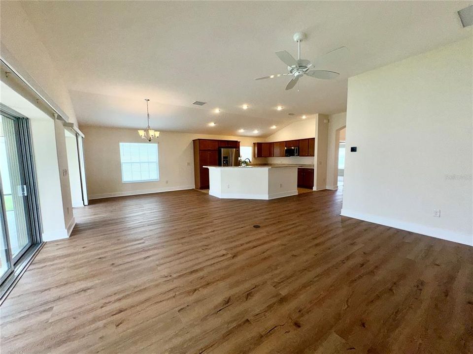 En Venta: $529,900 (3 camas, 3 baños, 1905 Pies cuadrados)