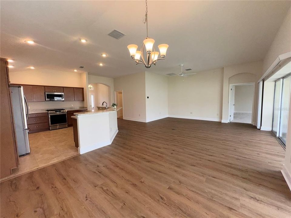 En Venta: $529,900 (3 camas, 3 baños, 1905 Pies cuadrados)
