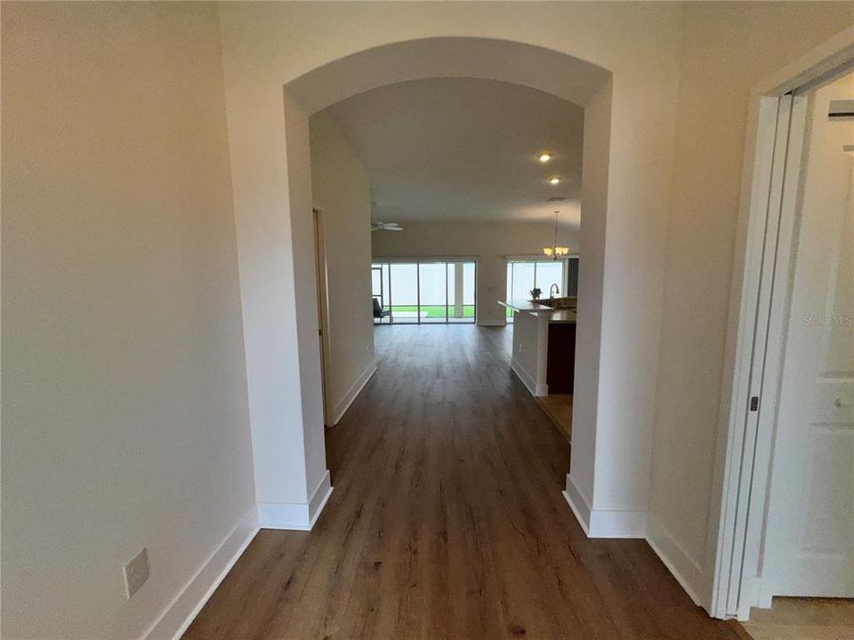 En Venta: $529,900 (3 camas, 3 baños, 1905 Pies cuadrados)