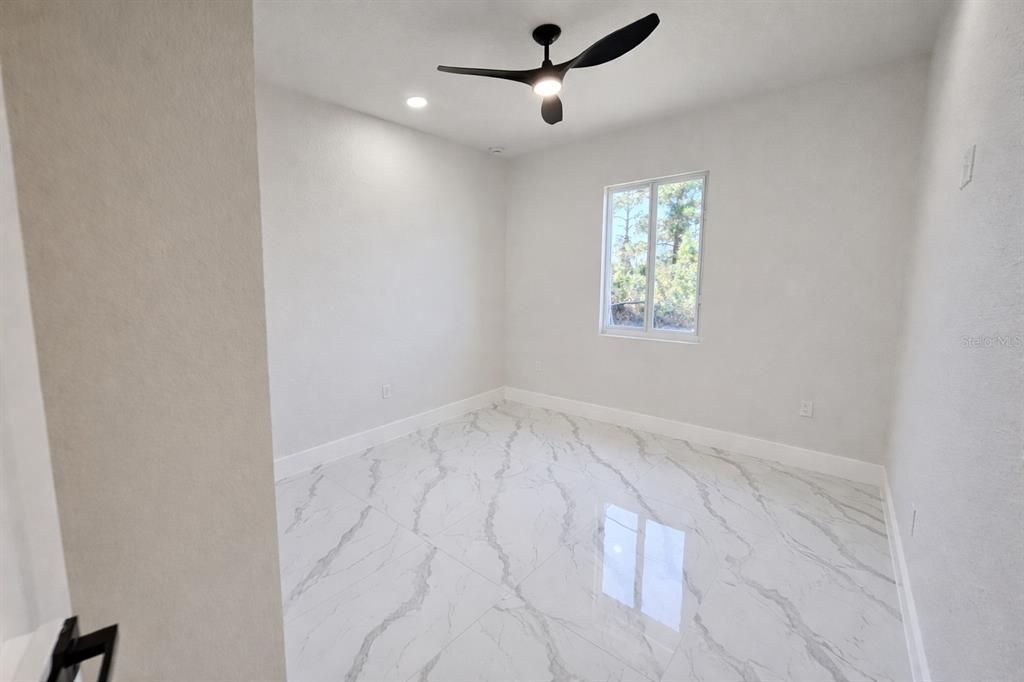 En Venta: $519,900 (6 camas, 0 baños, 1200 Pies cuadrados)