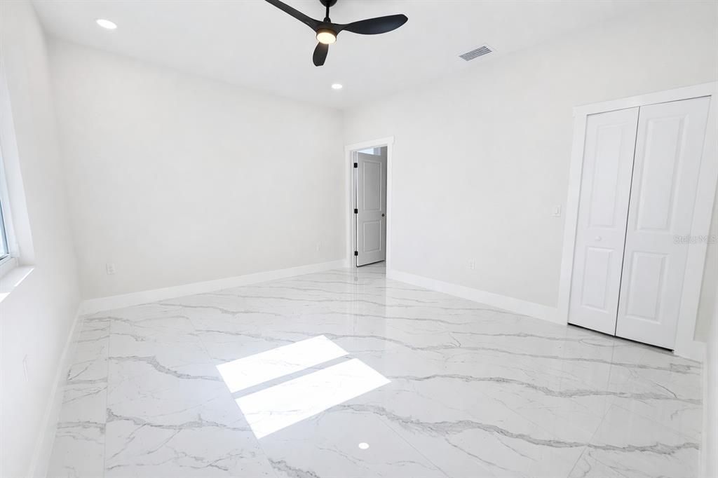 En Venta: $519,900 (6 camas, 0 baños, 1200 Pies cuadrados)