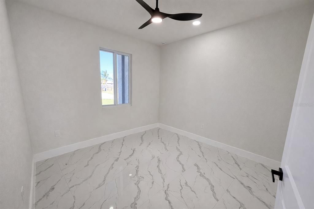 En Venta: $519,900 (6 camas, 0 baños, 1200 Pies cuadrados)