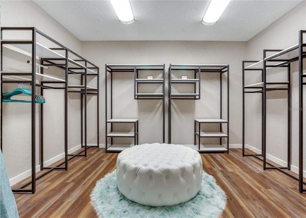 En Venta: $975,000 (4 camas, 3 baños, 2802 Pies cuadrados)