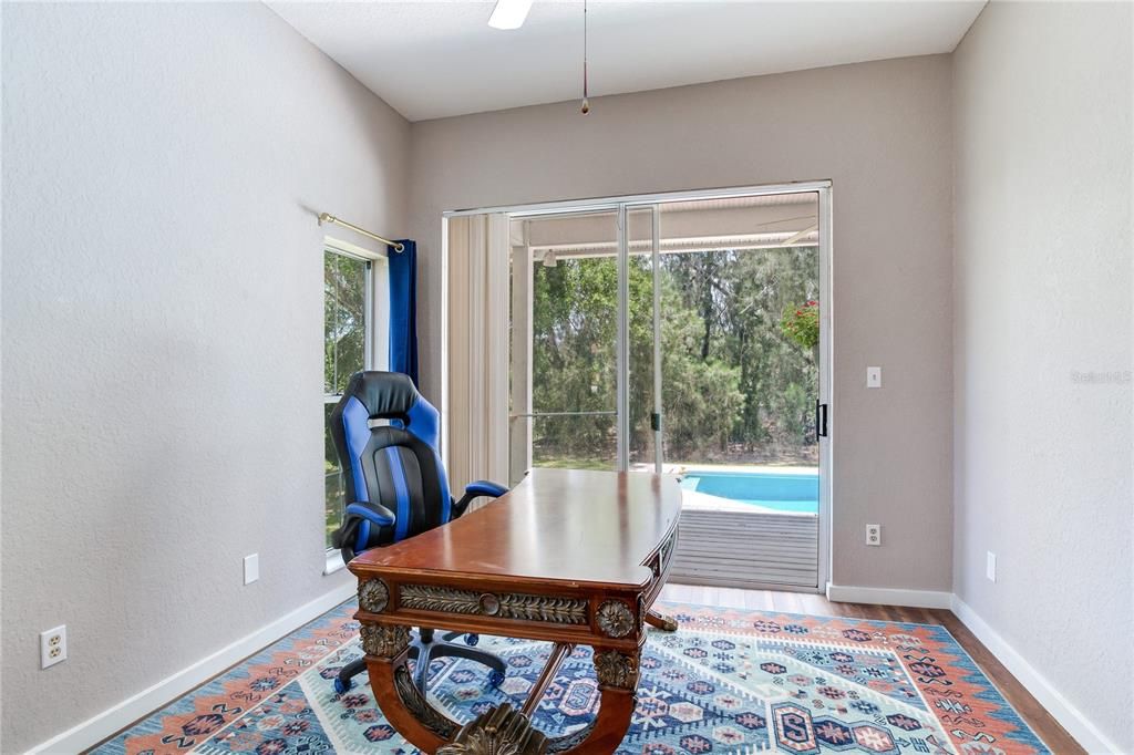 En Venta: $975,000 (4 camas, 3 baños, 2802 Pies cuadrados)