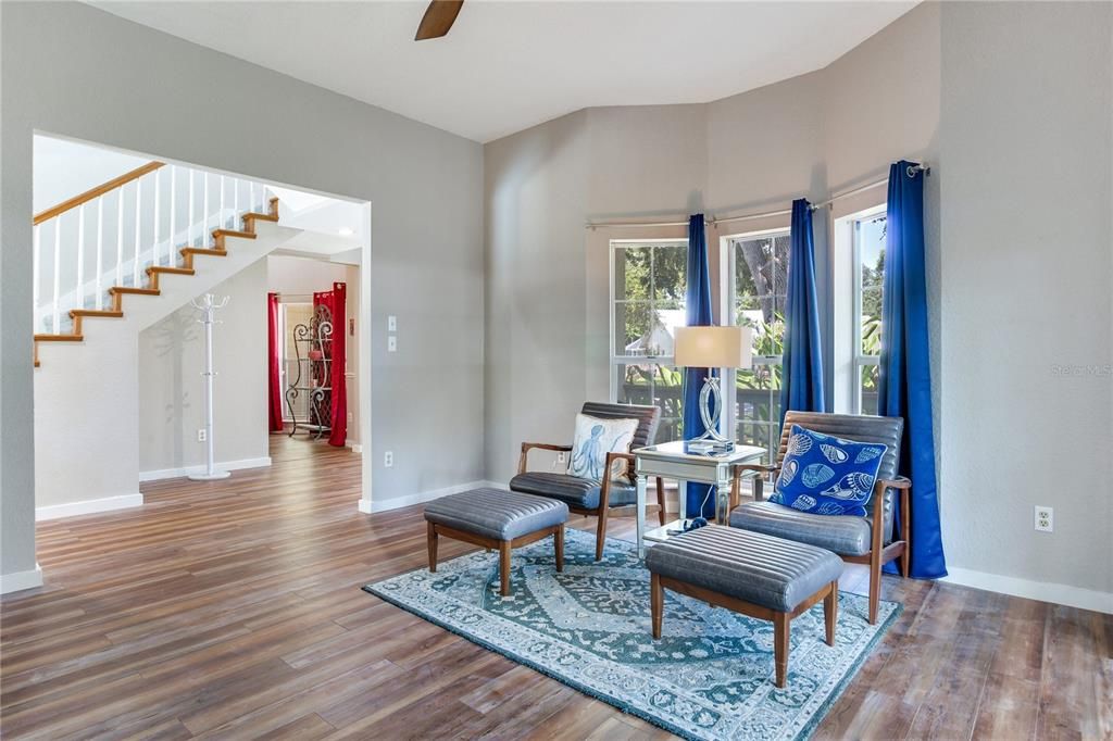 En Venta: $975,000 (4 camas, 3 baños, 2802 Pies cuadrados)