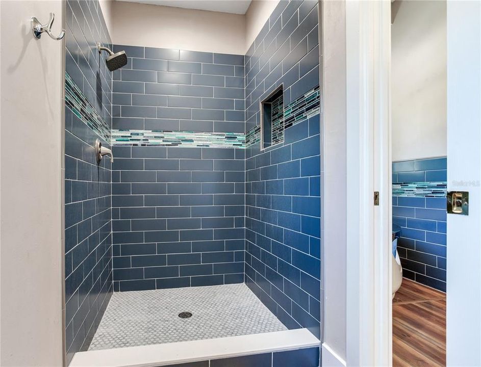 En Venta: $975,000 (4 camas, 3 baños, 2802 Pies cuadrados)