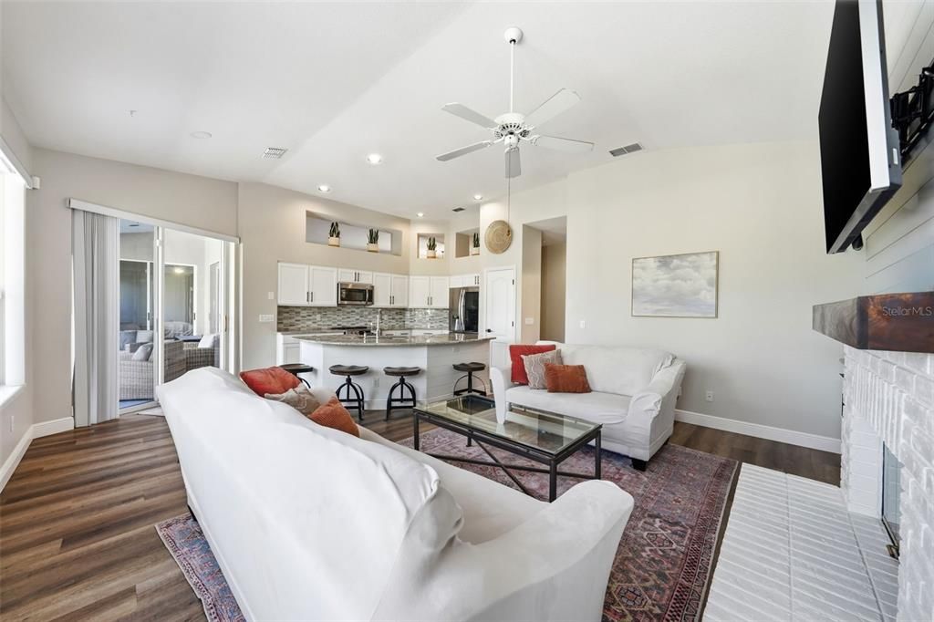 Active With Contract: $515,000 (3 beds, 2 baths, 2089 Square Feet)