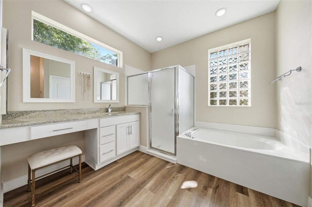 Active With Contract: $515,000 (3 beds, 2 baths, 2089 Square Feet)
