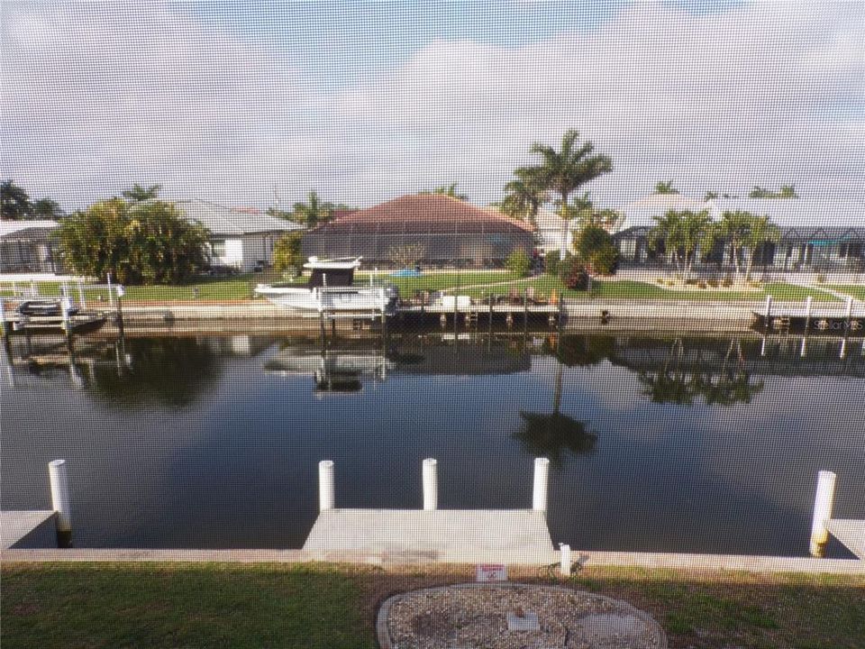 For Rent: $1,400 (2 beds, 1 baths, 839 Square Feet)