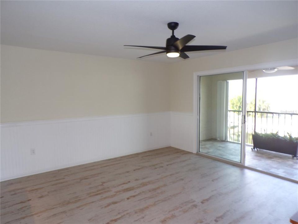 For Rent: $1,400 (2 beds, 1 baths, 839 Square Feet)