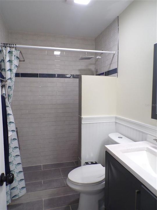 For Rent: $1,400 (2 beds, 1 baths, 839 Square Feet)