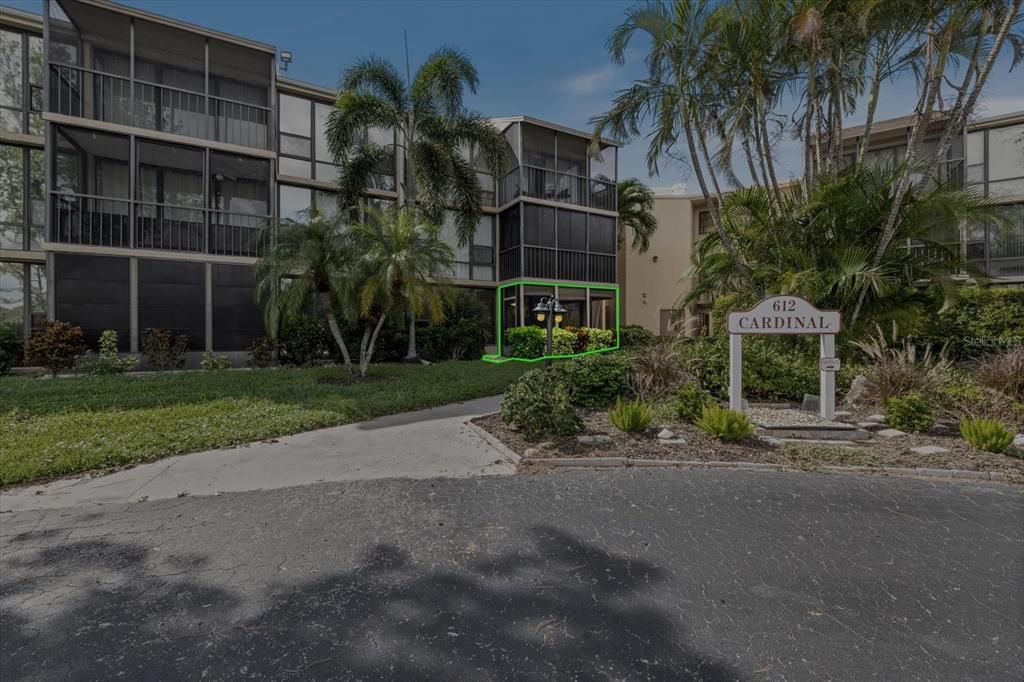 For Sale: $135,000 (1 beds, 1 baths, 633 Square Feet)