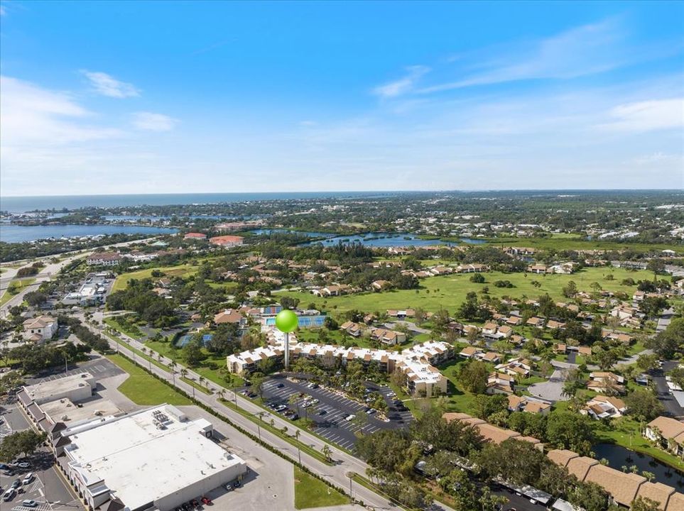 For Sale: $135,000 (1 beds, 1 baths, 633 Square Feet)