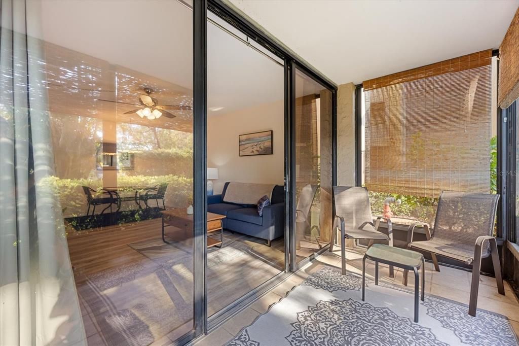 For Sale: $135,000 (1 beds, 1 baths, 633 Square Feet)