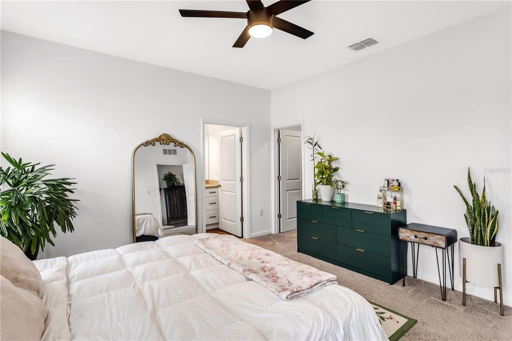 For Sale: $320,000 (3 beds, 2 baths, 1412 Square Feet)