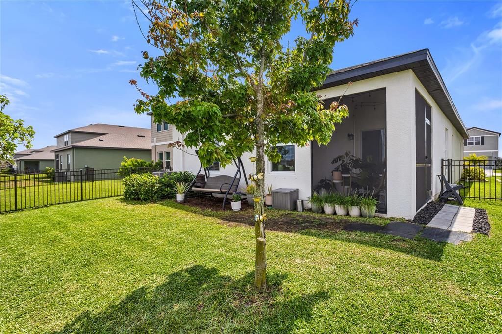 For Sale: $320,000 (3 beds, 2 baths, 1412 Square Feet)