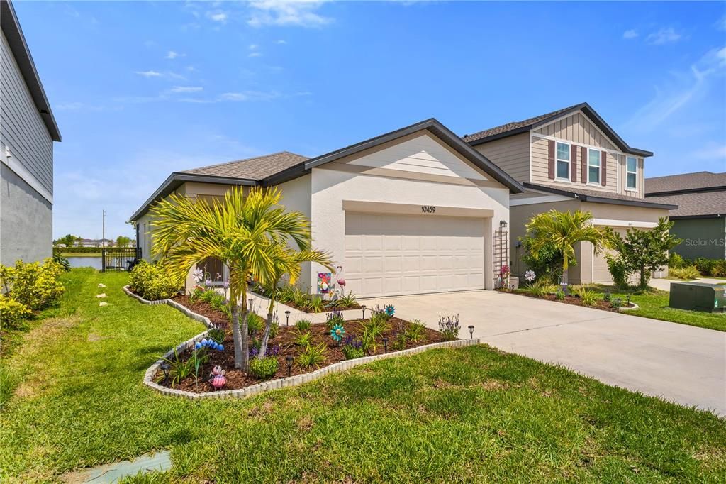 For Sale: $320,000 (3 beds, 2 baths, 1412 Square Feet)