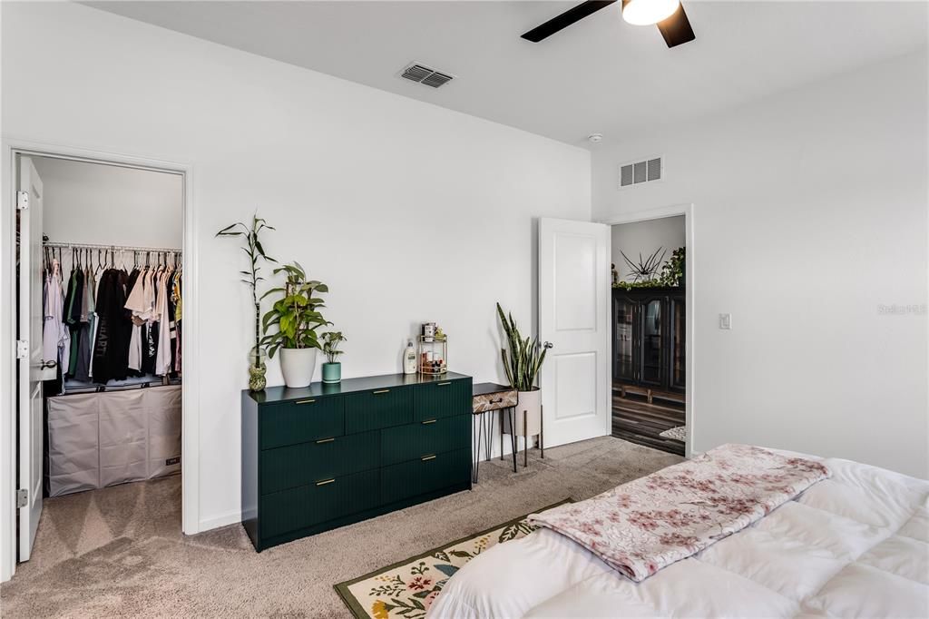 For Sale: $320,000 (3 beds, 2 baths, 1412 Square Feet)