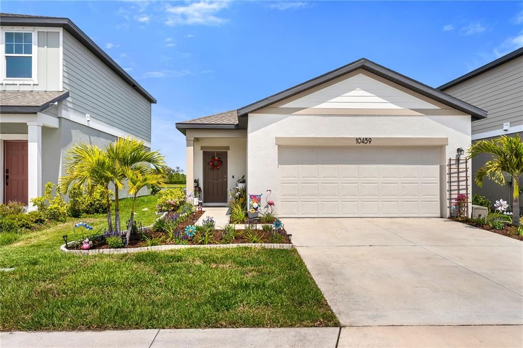 For Sale: $320,000 (3 beds, 2 baths, 1412 Square Feet)