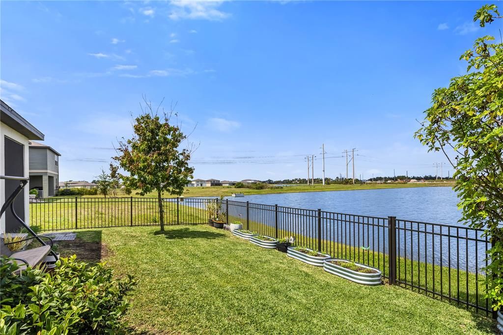 For Sale: $320,000 (3 beds, 2 baths, 1412 Square Feet)