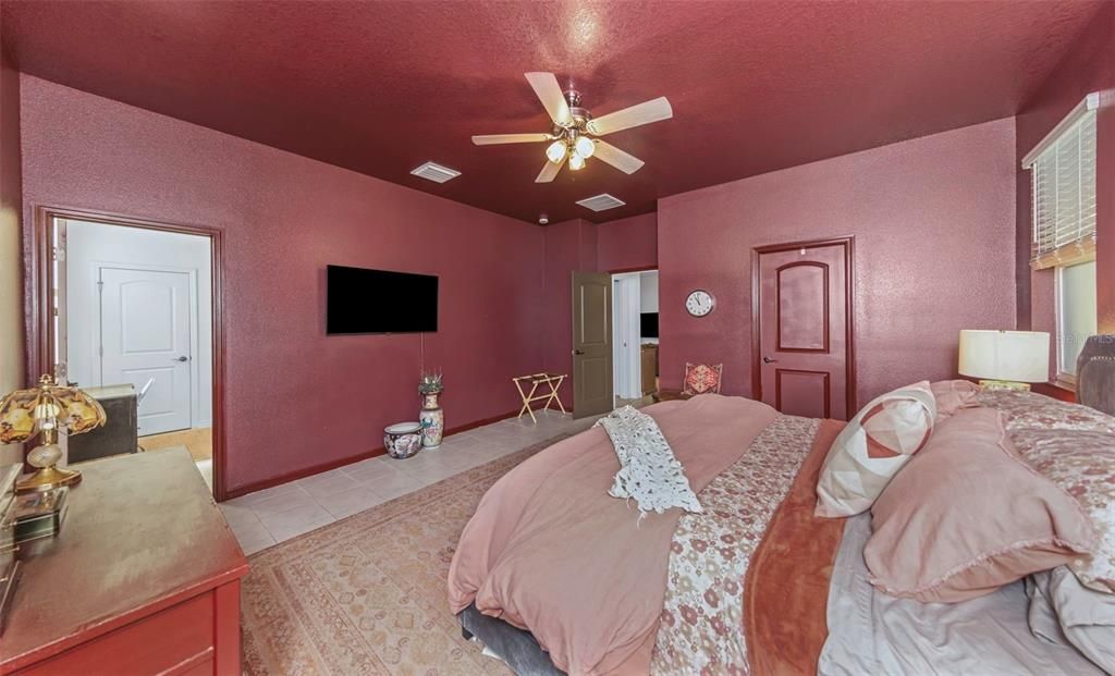 Active With Contract: $534,900 (4 beds, 3 baths, 2328 Square Feet)