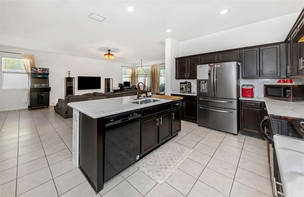 Active With Contract: $534,900 (4 beds, 3 baths, 2328 Square Feet)