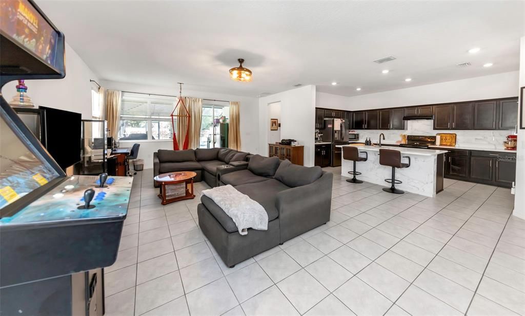 Active With Contract: $534,900 (4 beds, 3 baths, 2328 Square Feet)