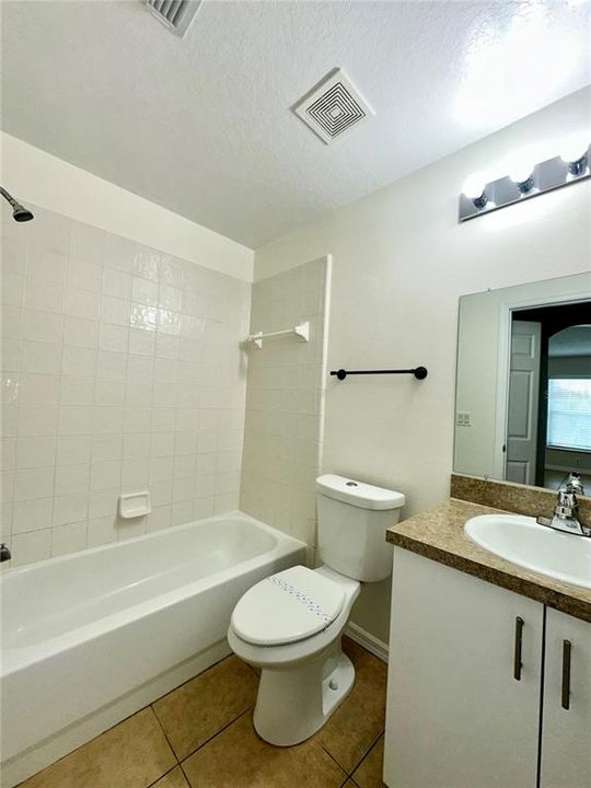 En Renta: $1,599 (3 camas, 2 baños, 1136 Pies cuadrados)
