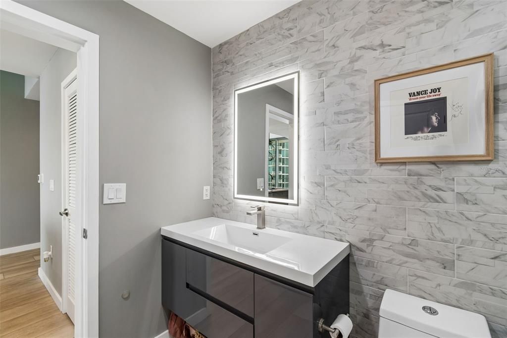 Activo con contrato: $439,000 (1 camas, 1 baños, 714 Pies cuadrados)