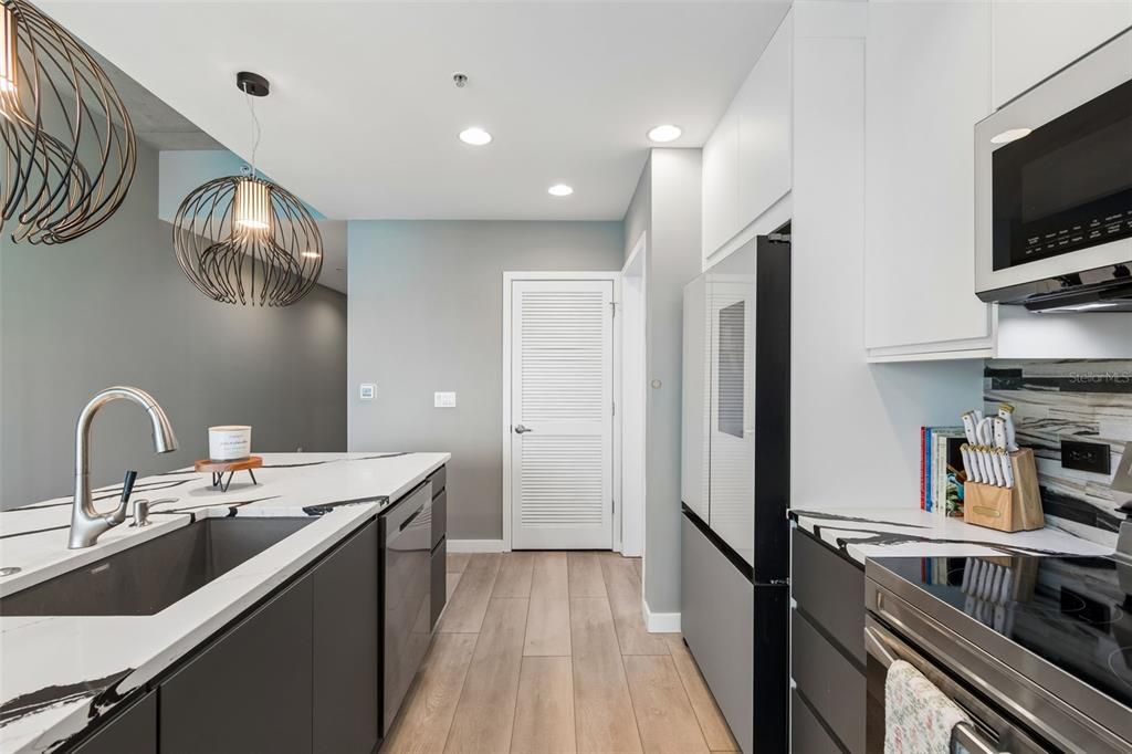 Activo con contrato: $439,000 (1 camas, 1 baños, 714 Pies cuadrados)