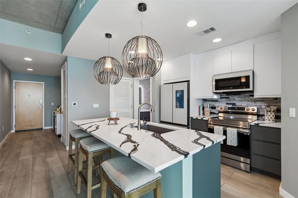 Activo con contrato: $439,000 (1 camas, 1 baños, 714 Pies cuadrados)