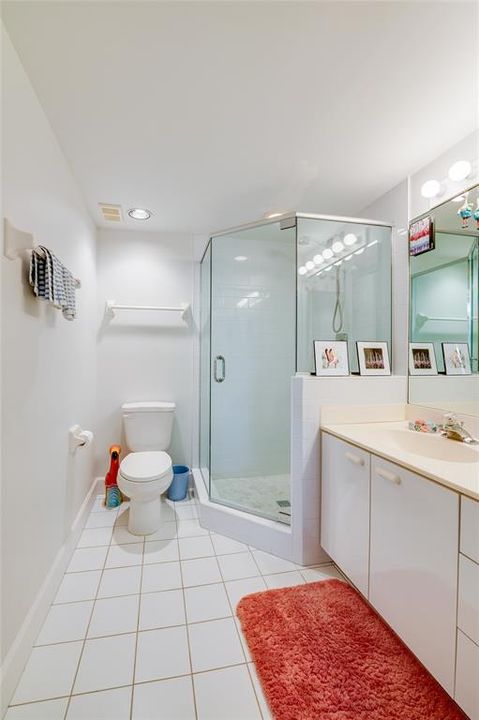 En Venta: $749,900 (3 camas, 3 baños, 2290 Pies cuadrados)