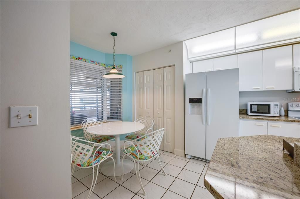En Venta: $749,900 (3 camas, 3 baños, 2290 Pies cuadrados)