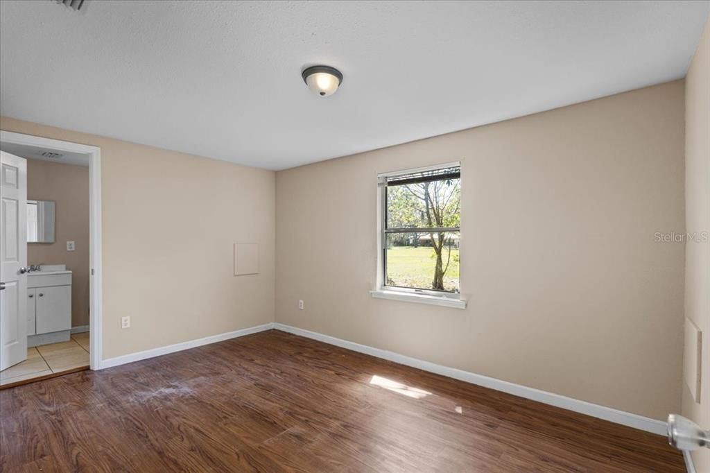 For Sale: $139,966 (2 beds, 2 baths, 1000 Square Feet)