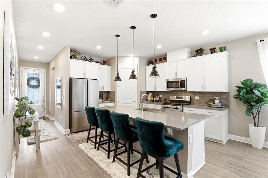 For Sale: $385,000 (4 beds, 2 baths, 1928 Square Feet)