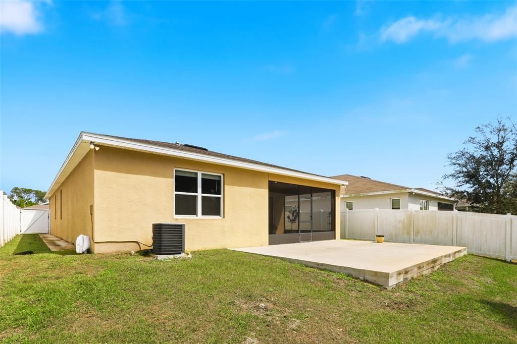 For Sale: $385,000 (4 beds, 2 baths, 1928 Square Feet)