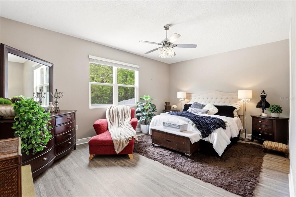 For Sale: $385,000 (4 beds, 2 baths, 1928 Square Feet)
