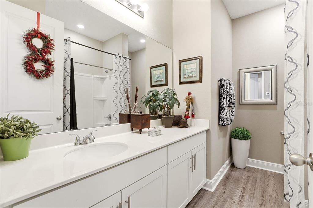 For Sale: $385,000 (4 beds, 2 baths, 1928 Square Feet)