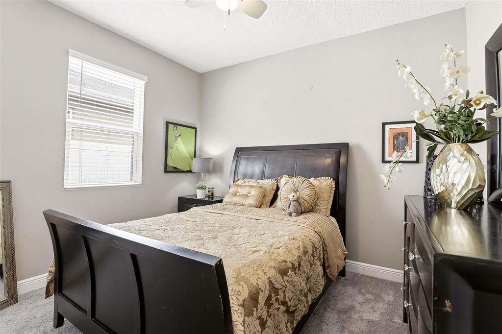 For Sale: $385,000 (4 beds, 2 baths, 1928 Square Feet)