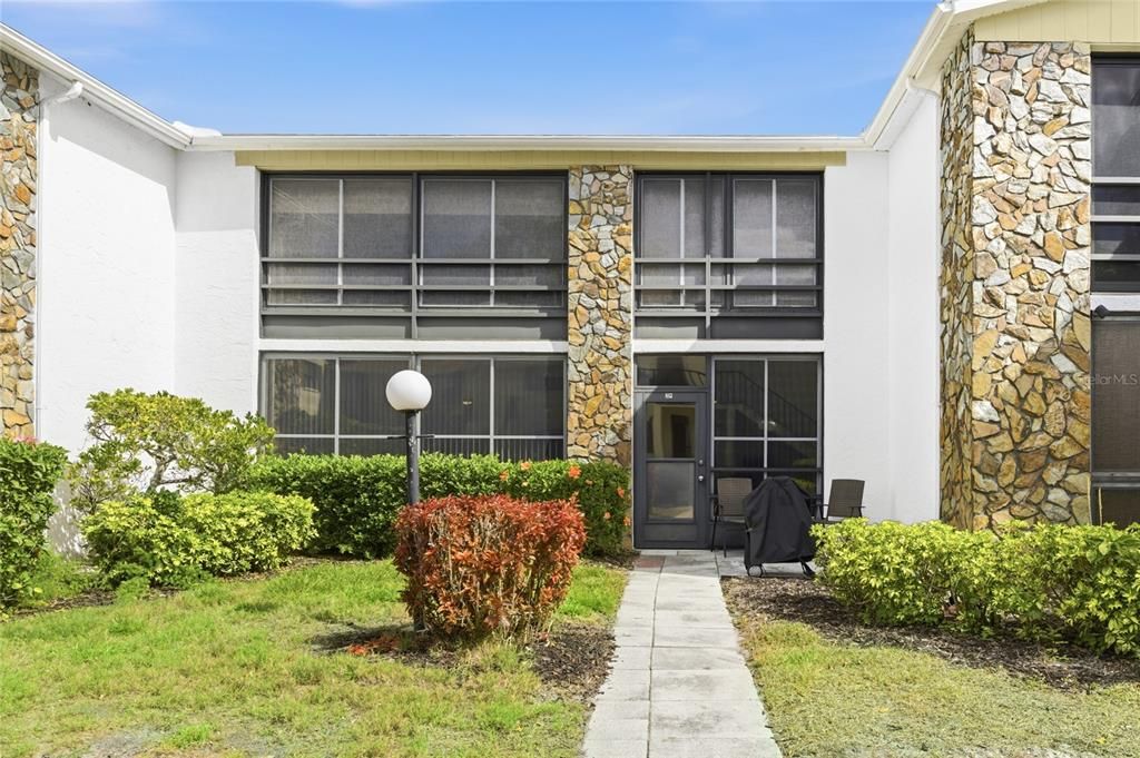 Active With Contract: $169,500 (2 beds, 2 baths, 1471 Square Feet)