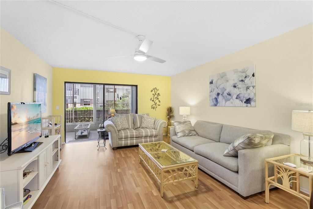 Active With Contract: $169,500 (2 beds, 2 baths, 1471 Square Feet)