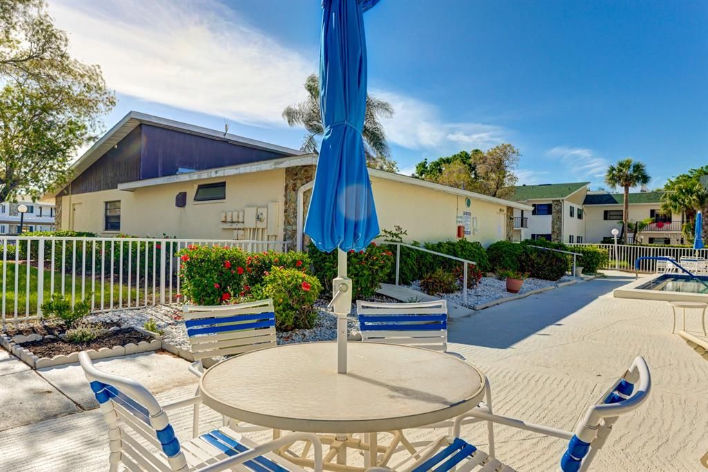 Active With Contract: $169,500 (2 beds, 2 baths, 1471 Square Feet)