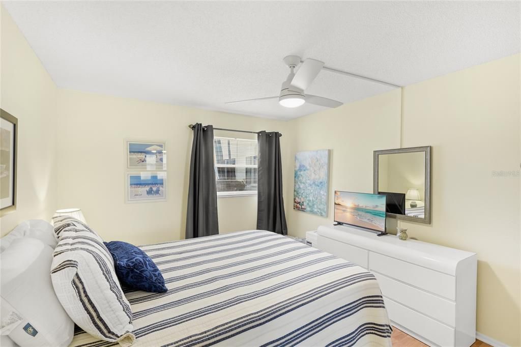 Active With Contract: $169,500 (2 beds, 2 baths, 1471 Square Feet)