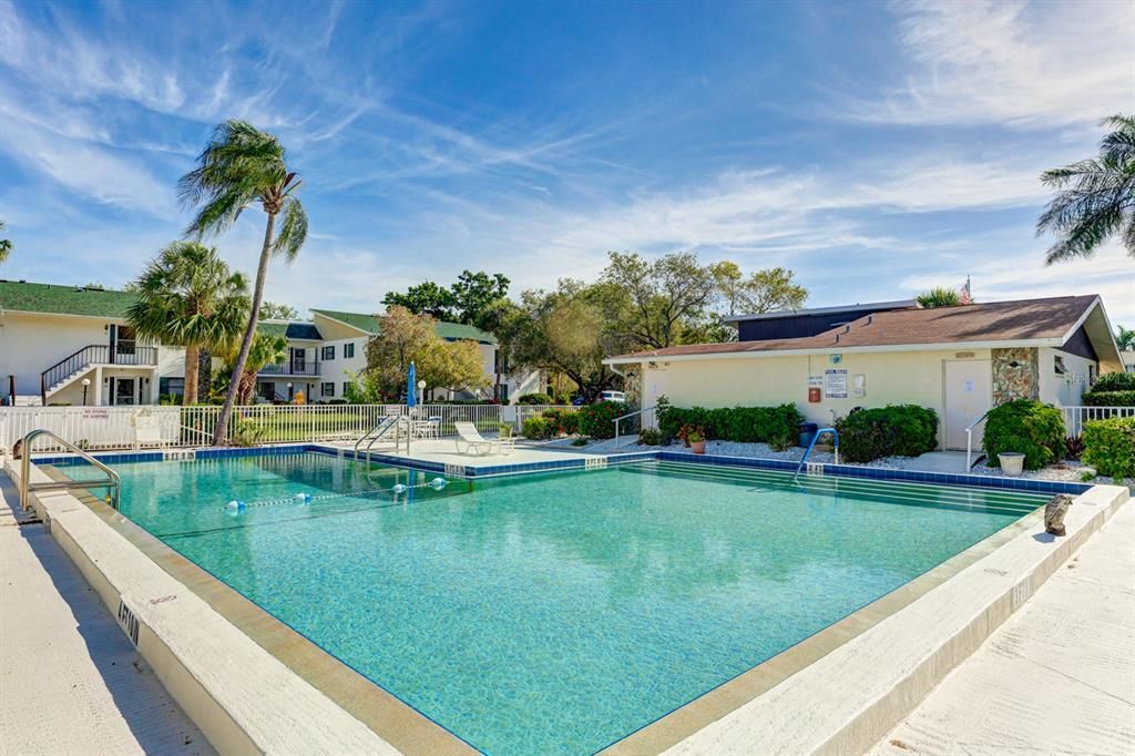 Active With Contract: $169,500 (2 beds, 2 baths, 1471 Square Feet)