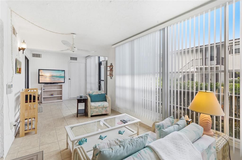 Active With Contract: $169,500 (2 beds, 2 baths, 1471 Square Feet)