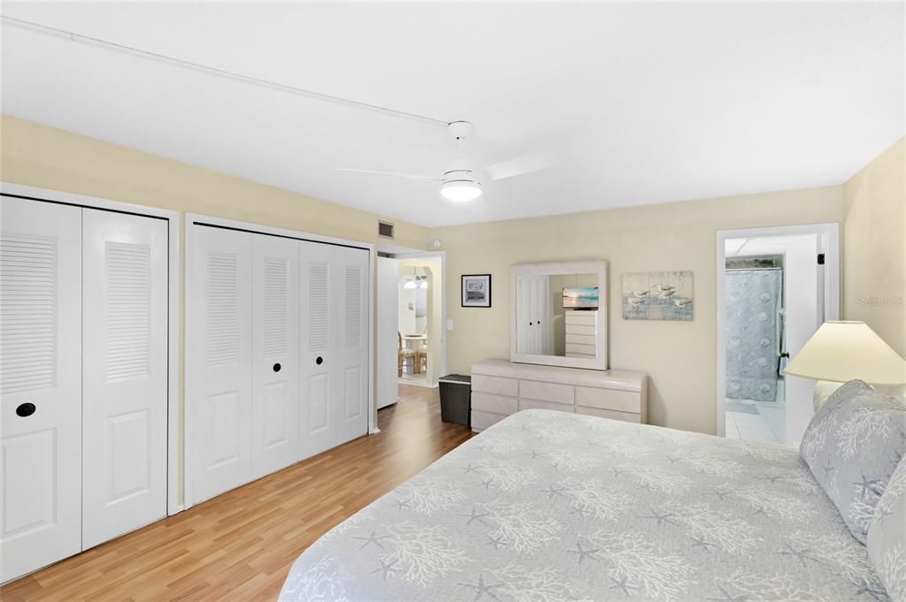 Active With Contract: $169,500 (2 beds, 2 baths, 1471 Square Feet)