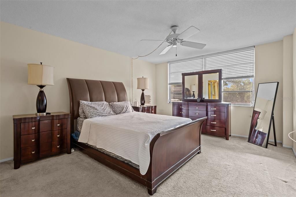 На продажу: $180,000 (2 спален, 2 ванн, 1200 Квадратных фут)