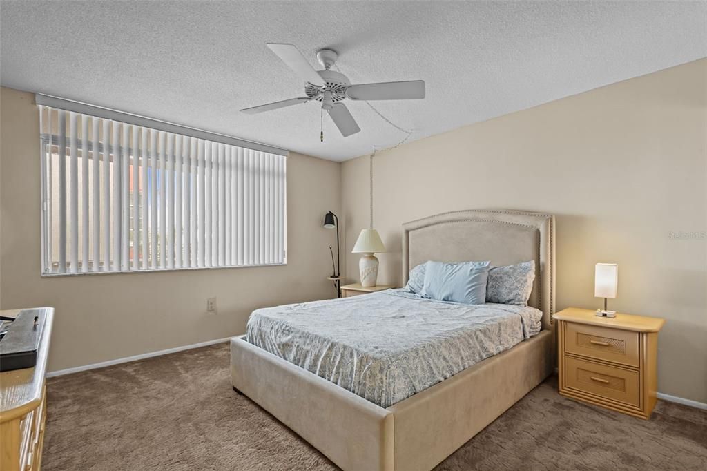 На продажу: $180,000 (2 спален, 2 ванн, 1200 Квадратных фут)